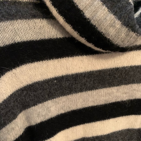 Jonathan Miller at kittyhawk lambs wool striped sweater - Picture 3 of 8